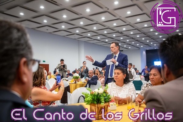 Maestros, constructores de igualdad y futuro en #Querétaro: Kuri