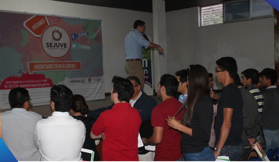 Participan jóvenes en taller de finanzas personales