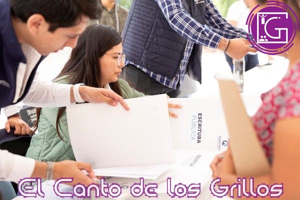 Entregan escrituras y títulos de propiedad a familias de #SJR y Tequisquiapan