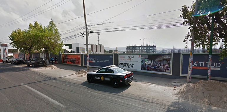 Por no cumplir con seguridad, clausuran Plaza Latitud