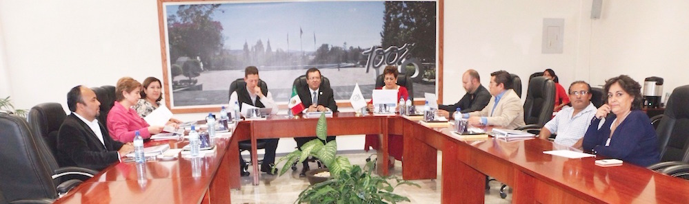 Se reúnen legisladores tricolores con el rector