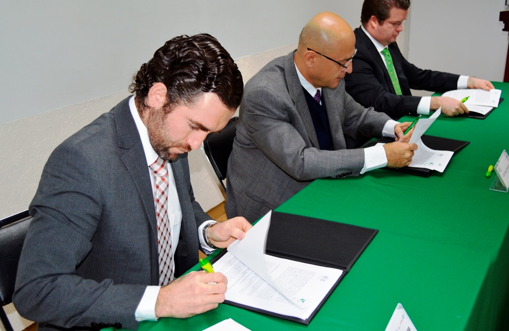 Firma IEEQ convenio de colaboración con la UTC