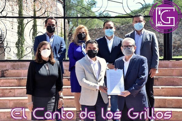 Entrega Roberto Sosa escrituras de predio donado por a la USEBEQ