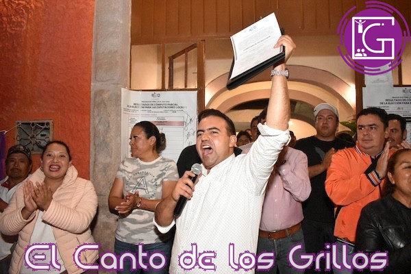 Recibe Gaspar Trueba constancia como presidente municipal electo de #Colón