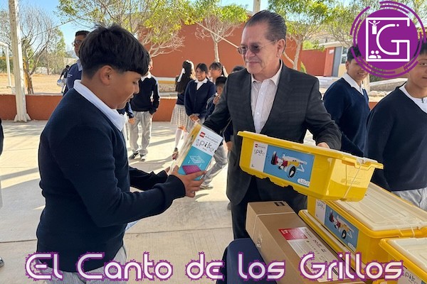 Entrega rector de Uteq equipos Lego para fortalecer educación STEM