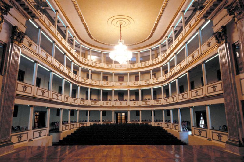 Teatro de la República, en venta; que lo adquiera la Federación, coinciden Pancho y Braulio