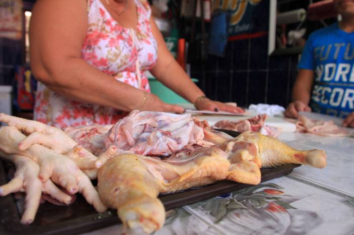 Sanciona @Profeco a más de 100 pollerías por irregularidades