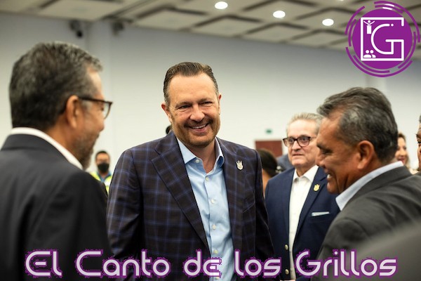 Maestros, parte central del desarrollo y evolución de #Querétaro: Kuri