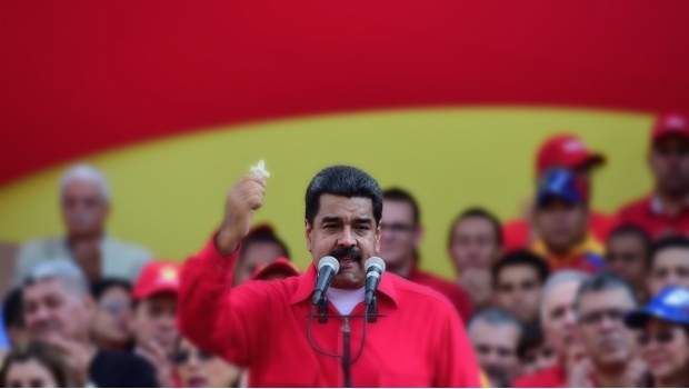 Aprueba Parlamento venezolano abrir procedimiento político a Maduro