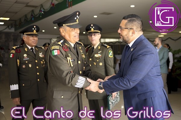 Asiste Carlos Alcaraz al relevo en la XII Región Militar