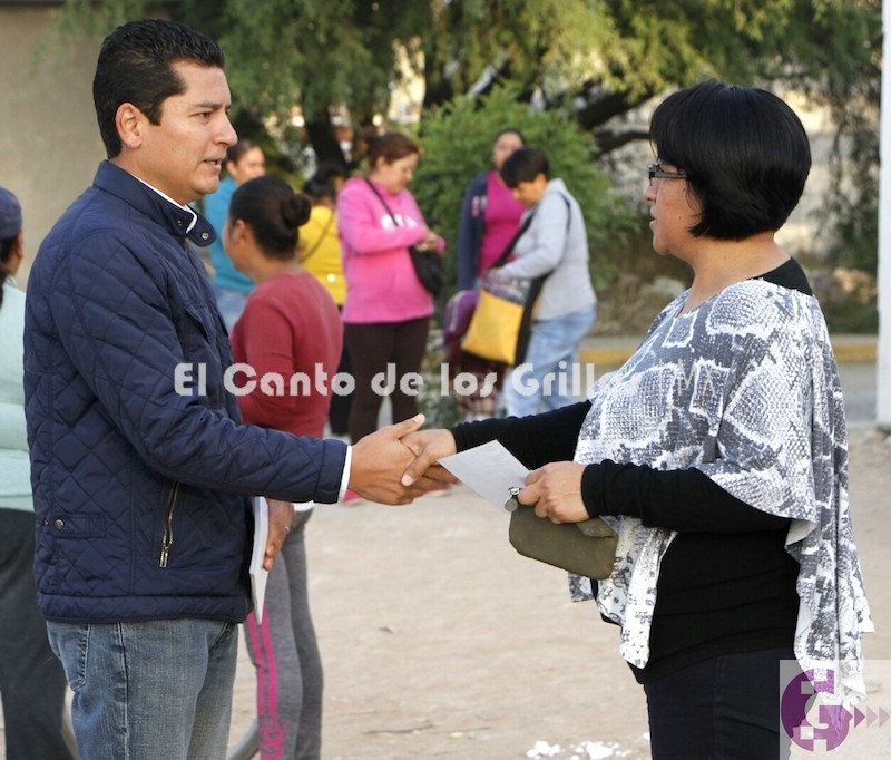 Gestionará Toño Macías recursos para infraestructura educativa