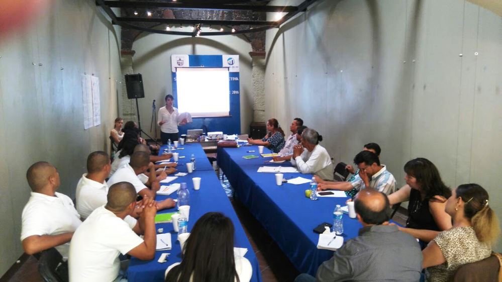 Se imparte taller "Sensibilización en perspectiva de Género" por gestión de la Comisión de la Mujer