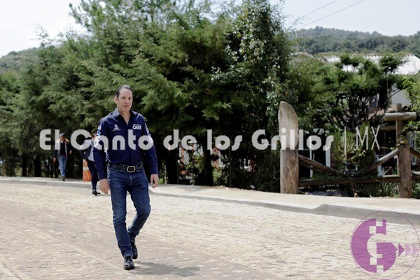 Entrega @PanchDominguez modernización del camino Laguna de Servín