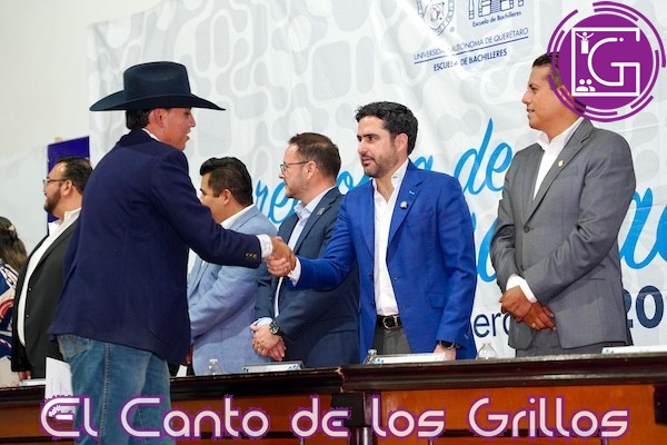 Encabeza Agustín Dorantes graduación de Bachilleres UAQ en #SJR