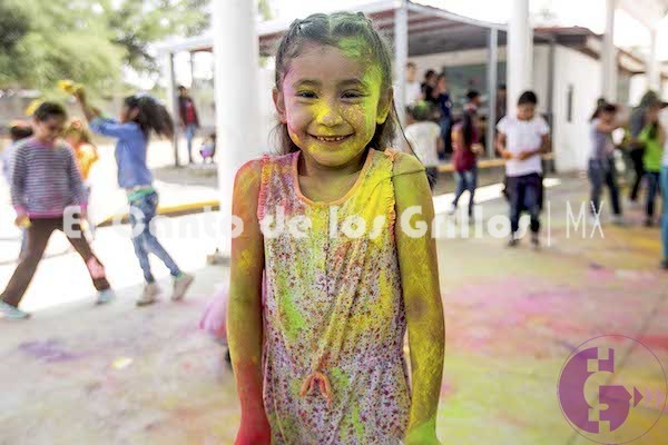 Festeja @memovegamx a niños de varias comunidades