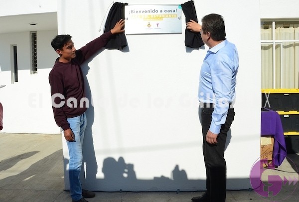 Inaugura @TonoMejiaLira la “Casa del Estudiante Tequisquiapense” en #Querétaro