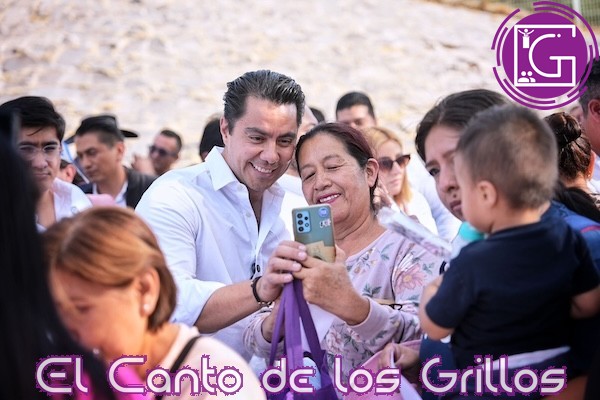 Festeja Macías a mamás en su día en la delegación Josefa Vergara y Hernández