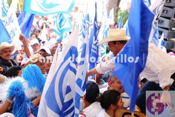 Cierra campaña Rosendo Anaya ante miles de amealcenses