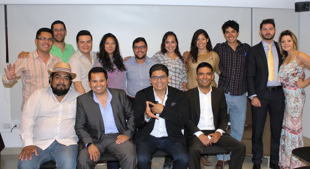 Se reúnen jóvenes empresarios para platicar experiencias