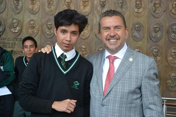 Quiero seguir trabajando para construir un Querétaro de todos: @HugoCabreraR