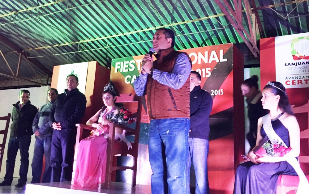 Acude Gerardo a inicio de fiestas patronales de Cazadero