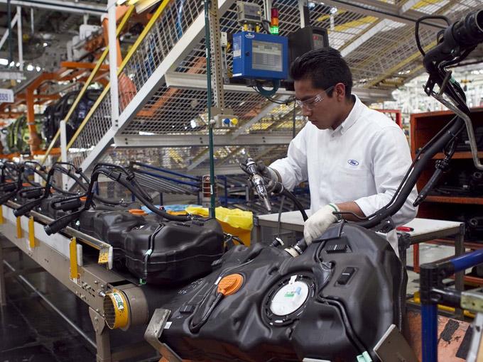 Crece 2.6% anual empleo en sector manufacturero en octubre