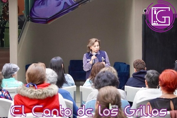 Comparte Adriana Olvera charla de liderazgo y empoderamiento al voluntariado DIF