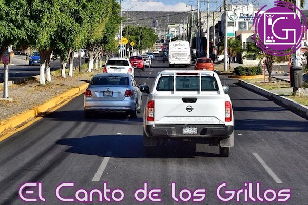 Entrega Roberto Sosa reencarpetamiento y cancha en la colonia Venceremos