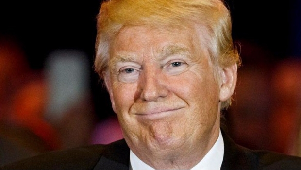 Se felicita Trump por "tener razón" tras masacre en bar gay de Orlando