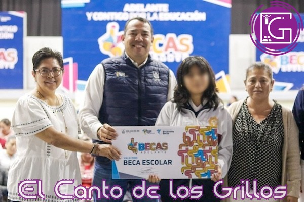 Entrega Roberto Cabrera 4 mil folios de la 2ª fase de Becas Adelante 2024