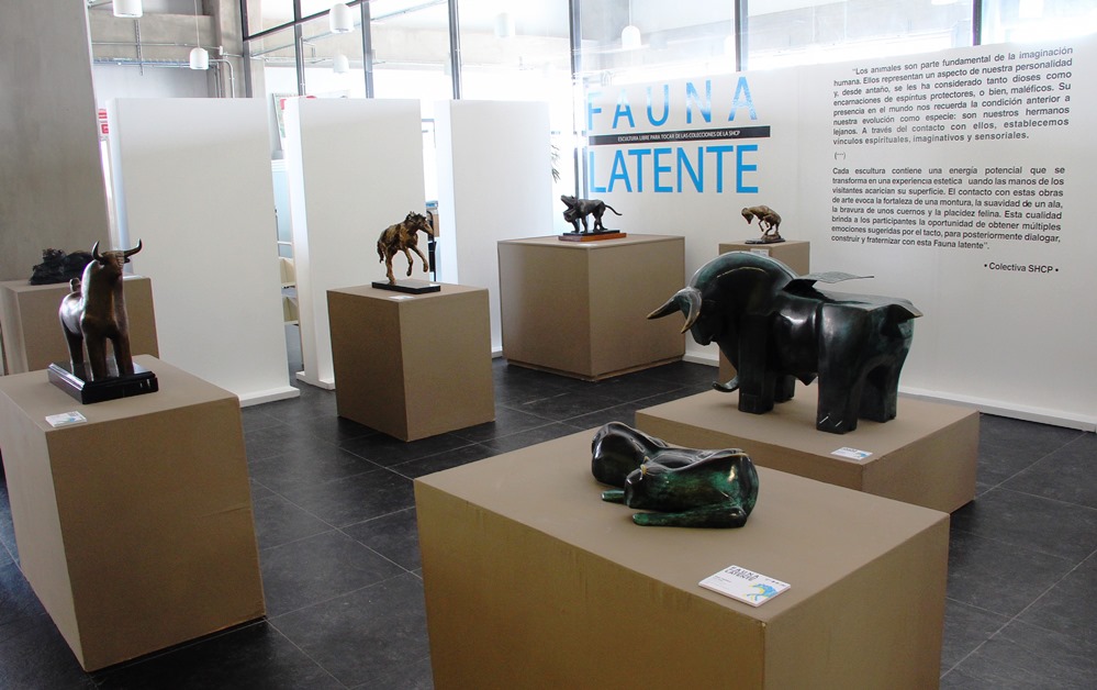 Inaugura UAQ exposición Fauna Latente