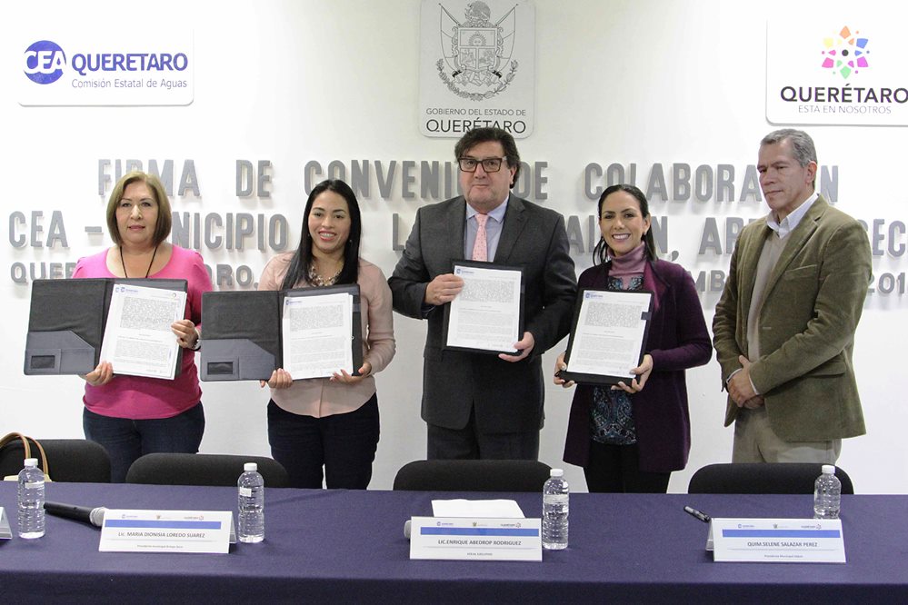 Firma @cea_qro convenios con municipios serranos