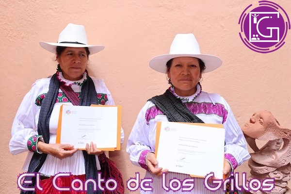 Reciben artesanos reconocimiento de la Pasarela de Corazón Bordado 2025