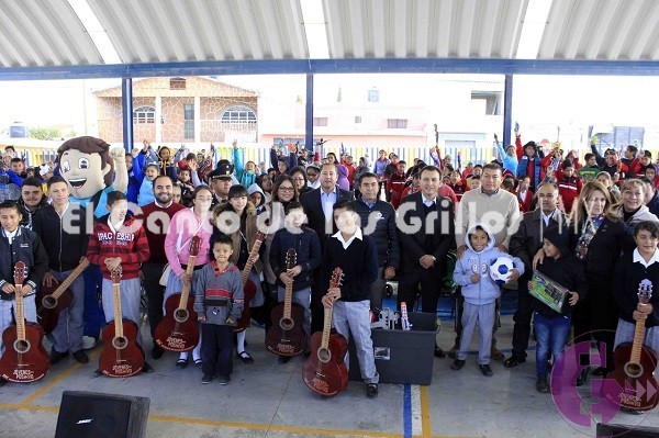 Intercambian en #Corregidora juguetes bélicos por didácticos y deportivos
