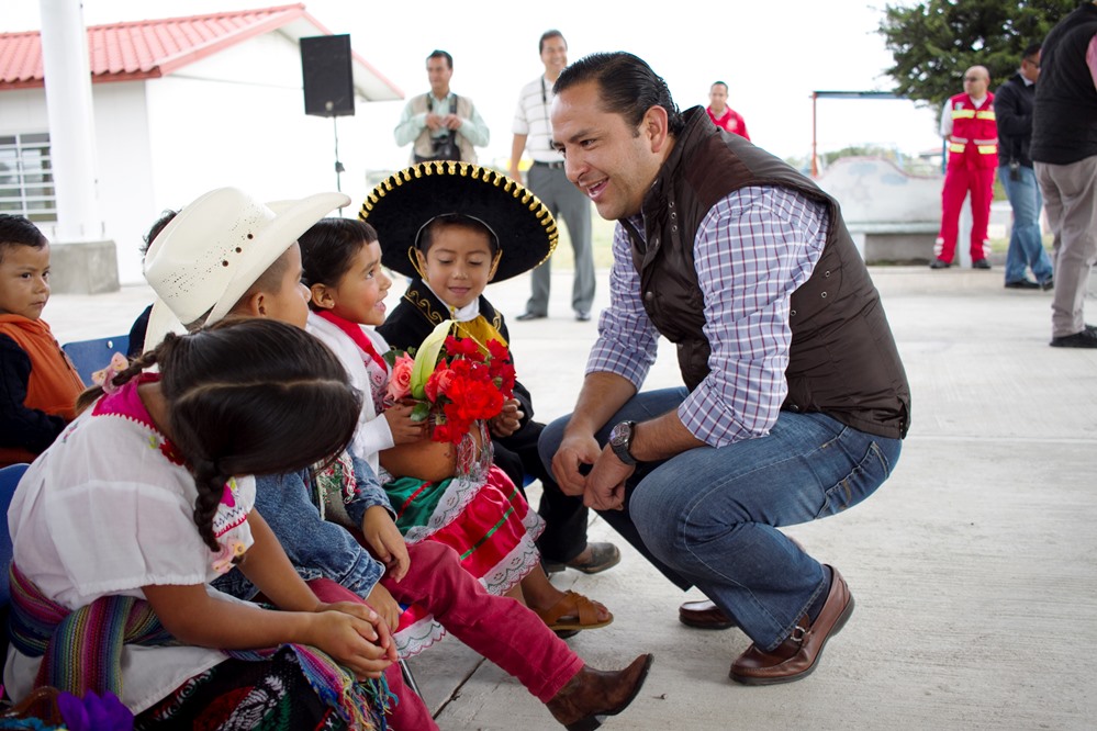 No hay mejor inversión que la educación, y hoy lo vemos reflejado: Pineda