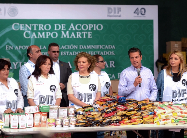 Recorre @EPN centro de acopio en Campo Marte