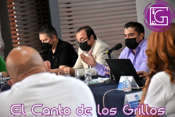 Se reúne Roberto Sosa con vecinos de Residencial Santa Fe