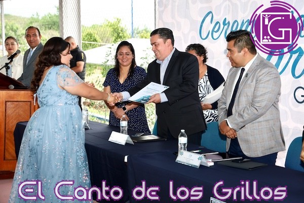 Concluyen 73 jóvenes colonenses su bachillerato