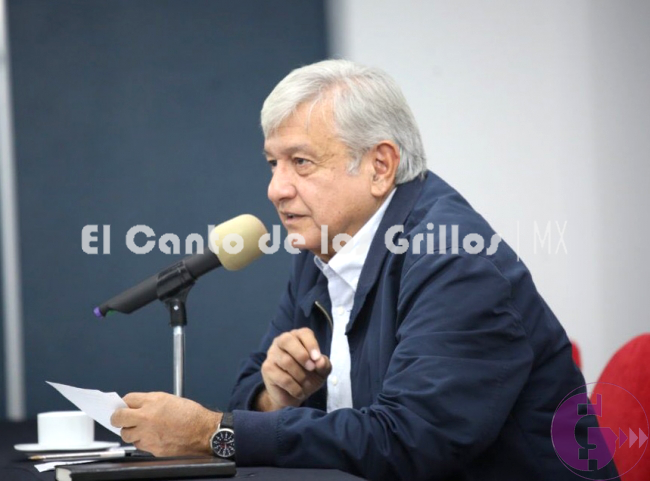 Inicia reunión de López Obrador y familiares de normalistas desaparecidos