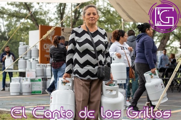 Entrega Roberto Cabrera 93 tanques de gas y 8 calentadores solares en beneficio de 226 personas