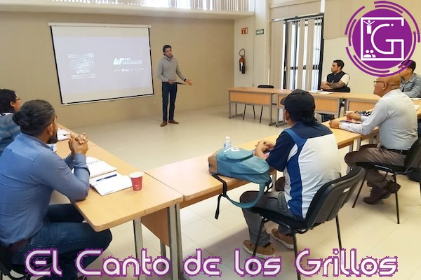 Capacita UTSJR a empresas del sector de plásticos