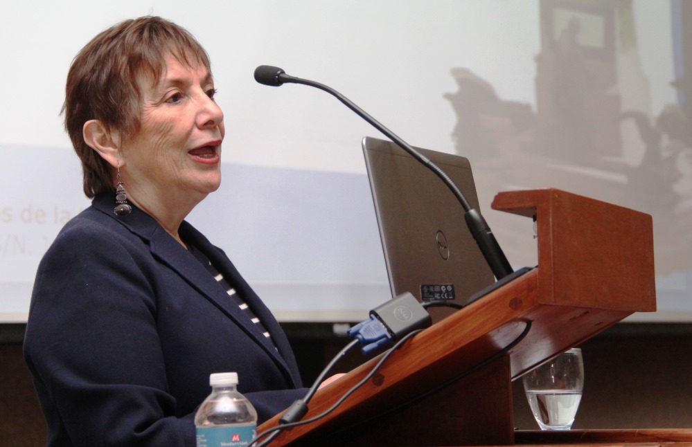 Investigadora emérita del Cinvestav dicta conferencia en la UAQ