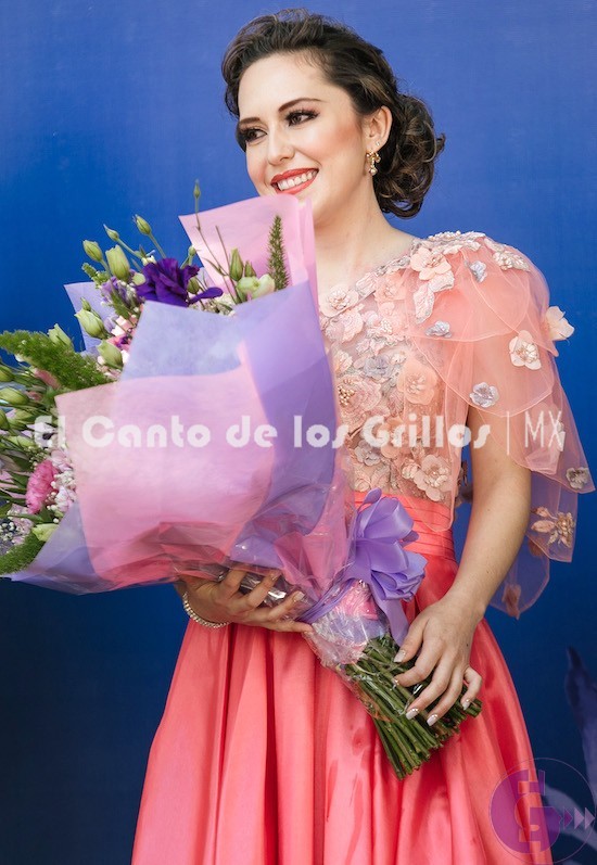 Presenta @memovegamx a Jimena I como reina de la #FeriaSJR2019