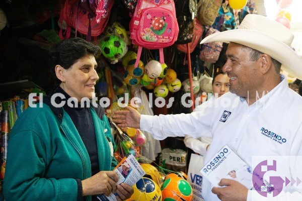 Recibe Rosendo Anaya apoyo de comerciantes