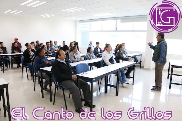 Convocan a padres de familia participar en formación académica de estudiantes