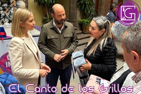 Realiza USEBEQ donación de cobijas para colecta de invierno del SEDIF