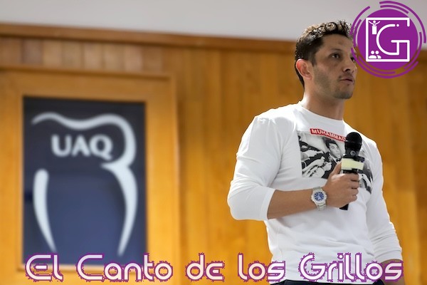 Presenta UAQ “Cae, levántate y triunfa”, de Ángel Reyna