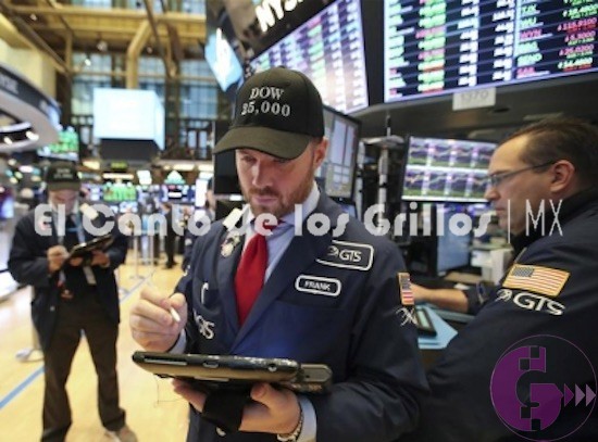 Acciones de @Boeing se desploman, más países prohíben vuelos del 737 MAX