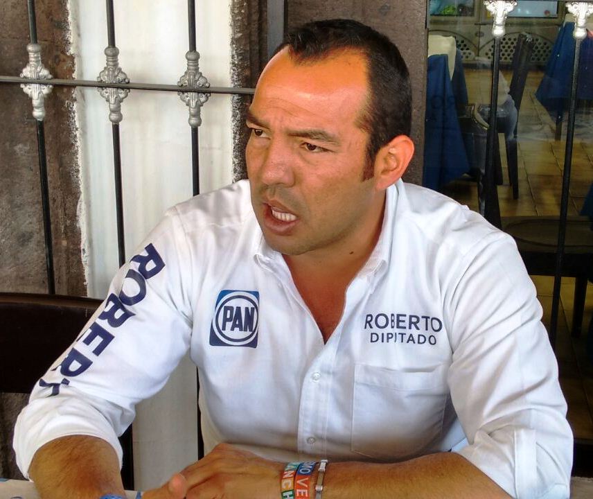 Legislará Roberto Cabrera a favor de la mujer