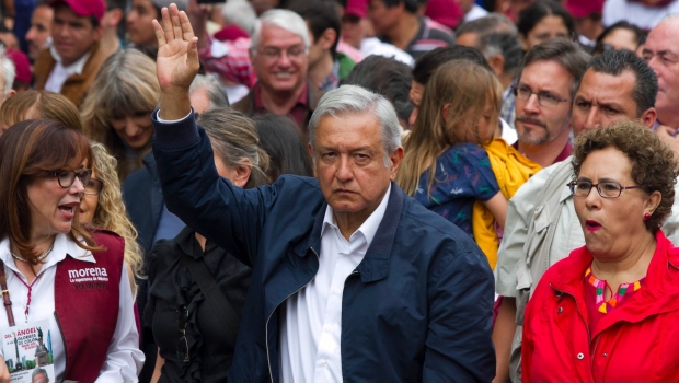 Llama AMLO a EPN a iniciar un gobierno de transición